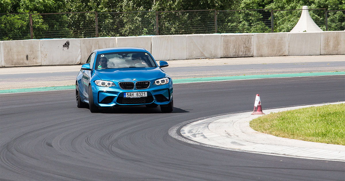 BMW M2 drift