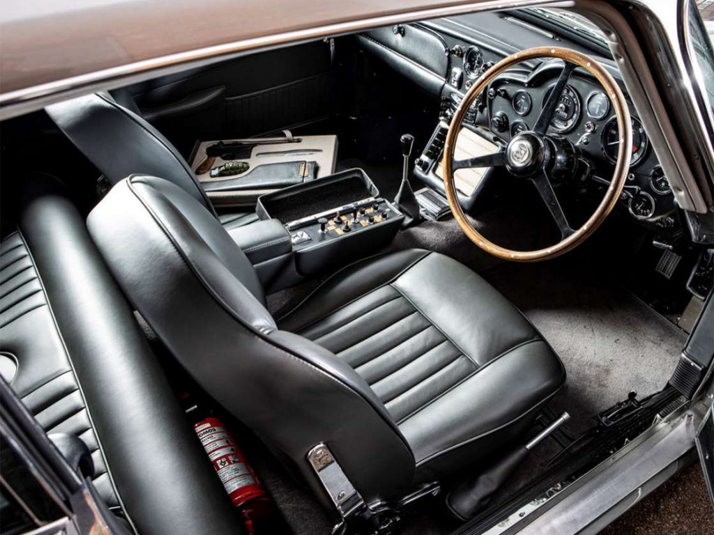 Aston Martin DB5 εσωτερικό
