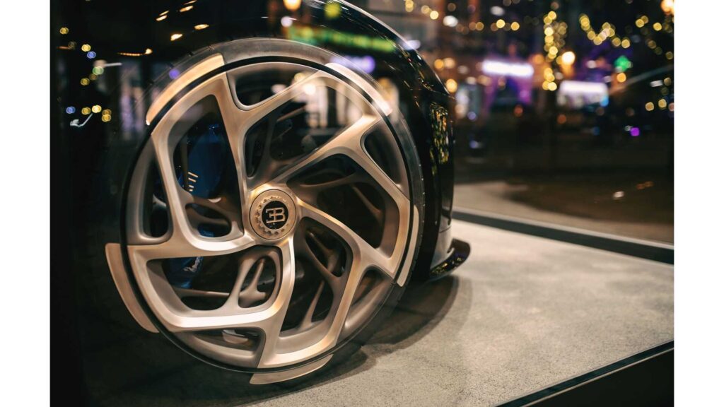 Bugatti La Voiture Noire wheel