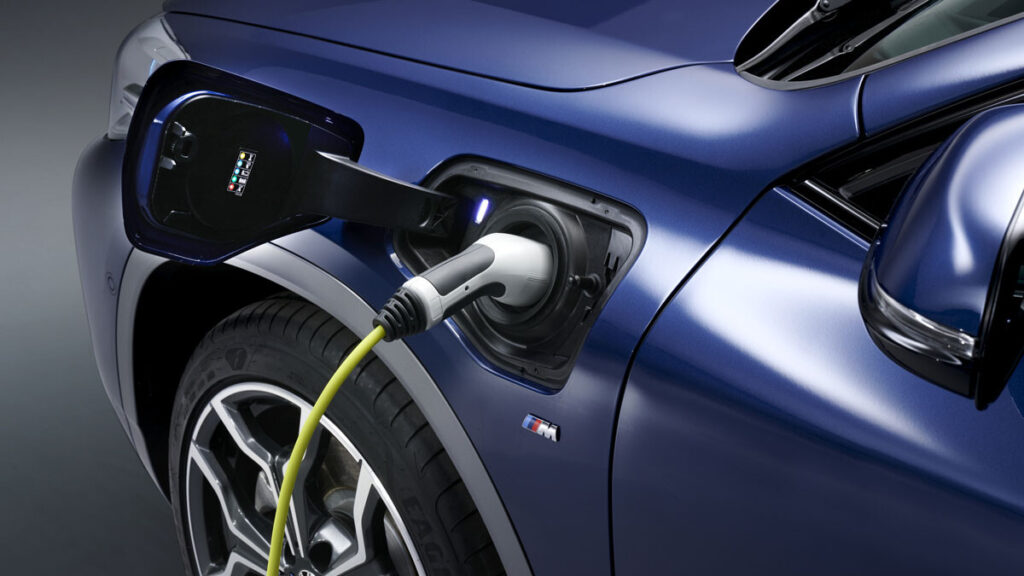 BMW Plug-in Hybrid φόρτιση